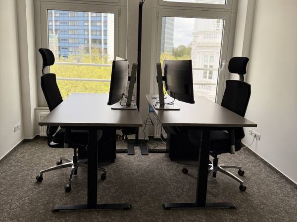 Helles Einzelbüro in repräsentativer Bürogemeinschaft Hamburg-Neustadt — Bild 1