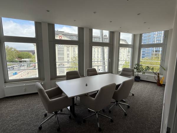 Helles Einzelbüro in repräsentativer Bürogemeinschaft Hamburg-Neustadt — Bild 3