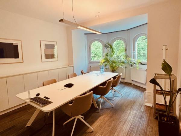 Exklusive Etage in denkmalgeschützter Villa in Köln Marienburg — Bild 1