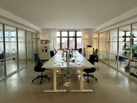 Studio-Office von Design-Agentur zur Untermiete