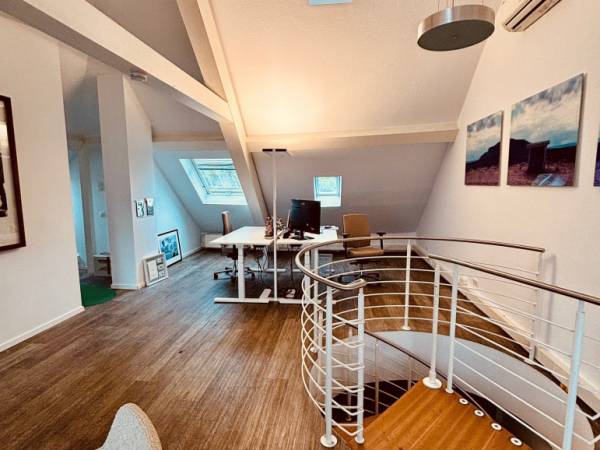 Exklusive Etage in denkmalgeschützter Villa in Köln Marienburg — Bild 4