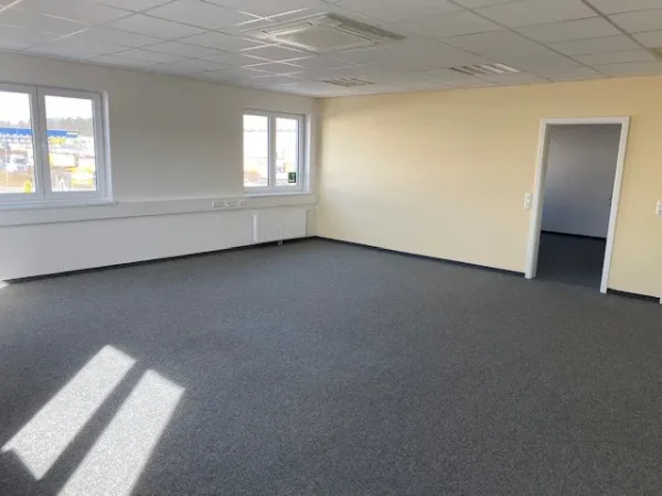 Bürofläche in Nürnberg (Südöstliche Außenstadt) – Helle und moderne Bürofläche in Nürnberg-Südöstliche Außenstadt — Bild 2