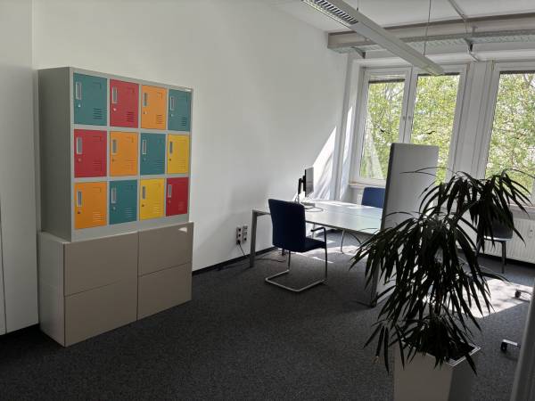 Bürozimmer in dynamischer Bürogemeinschaft in Unterföhring — Bild 7