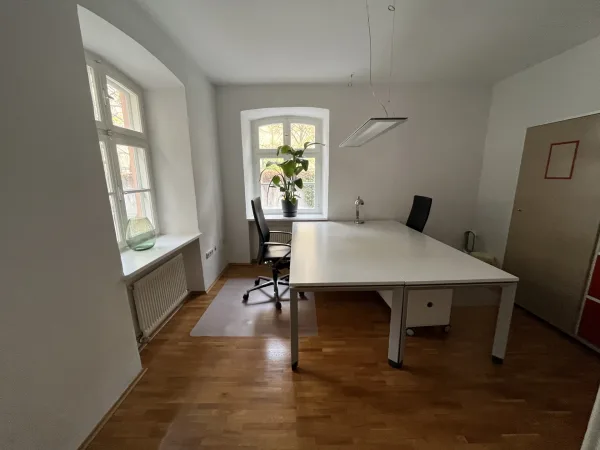 Abschließbares Büro in München (Altstadt-Lehel) – Möblierte Büroräume in charmantem Altbau in München-Lehel — Bild 2