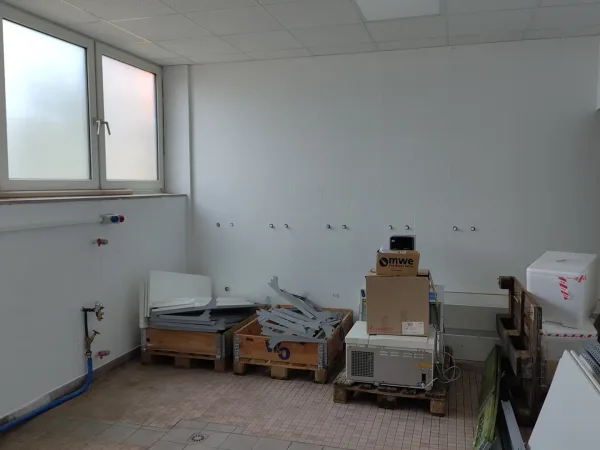 Abschließbares Büro in Nürnberg (Südliche Außenstadt) – Helle Büroräume & Labore in Bürogemeinschaft in Nürnberg-Südliche — Bild 4