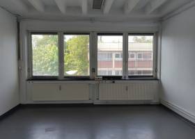 Biologielabor im Aufbau