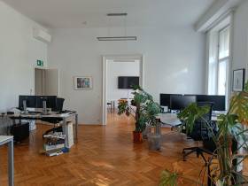 Helles, schönes Altbaubüro in guter Lage