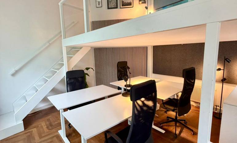 Ruhige Bürogemeinschaft im schönen Altbau in Wiesbaden-Westend