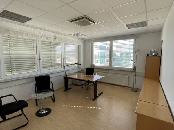 Hochwertige Büroräume in Bürogemeinschaft in Egelsbach-Egelsbach — Bild 6