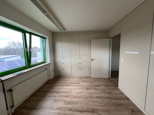 Frisch renovierte Büroräume in Paderborn-Innenstadt — Bild 1
