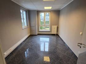 Ruhiges Eckbüro im schicken Grünwald