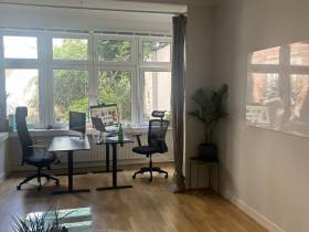 Büroplatz mit Traumlage direkt am Rhein in 3er Co-Working Space