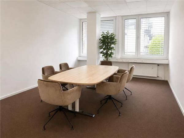 Moderne Bürogemeinschaft in Hannover Südstadt — Bild 4