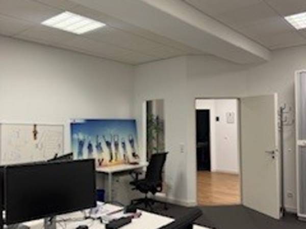 Moderne Bürogemeinschaft mit Alpenblick in Unterhaching — Bild 1
