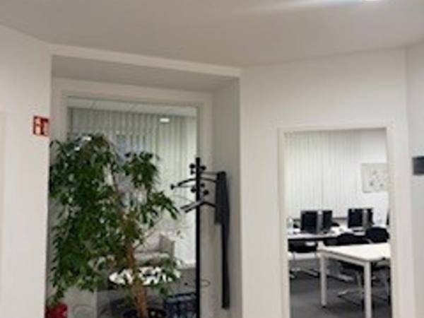 Moderne Bürogemeinschaft mit Alpenblick in Unterhaching — Bild 4