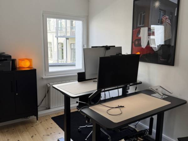 Heller Büroraum mit Altbau-Charme in Hamburg-Harvestehude — Bild 1