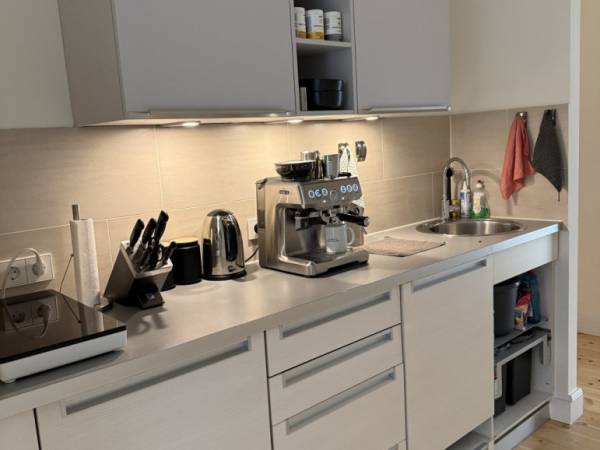 Heller Büroraum mit Altbau-Charme in Hamburg-Harvestehude — Bild 6