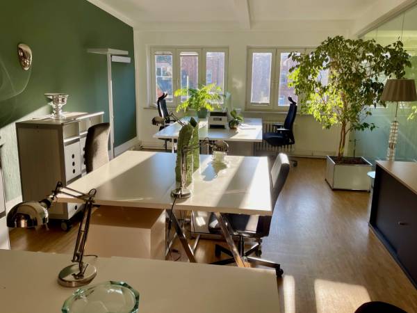 Sonnendurchflutete Bürogemeinschaft im Kontorhaus in Hamburg-Altstadt — Bild 3