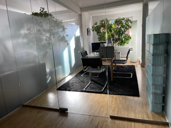 Schreibtischplatz in Hamburg (Altstadt) – Sonnige Bürogemeinschaft im Kontorhaus in Hamburg-Altstadt — Bild 7
