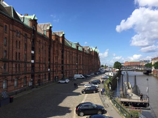 Sonnendurchflutete Bürogemeinschaft im Kontorhaus in Hamburg-Altstadt — Bild 2