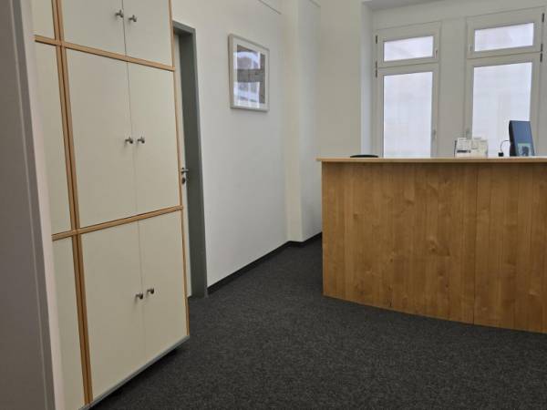 Professionelle Bürogemeinschaft im Kölner Bankenviertel — Bild 6
