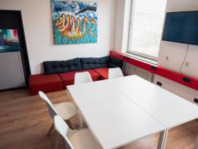Ruhiges Einzelbüro ca. 30 m² im Kunstlabor | ab sofort