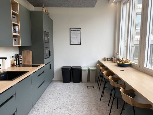 Lebendige Startup-Bürogemeinschaft in München — Bild 5