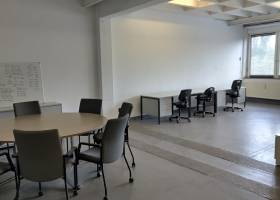 Büro und Meetingraum aus dem Eingang