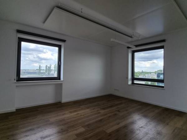 Modernes Büro im Industrielook in Köln-Nippes — Bild 2