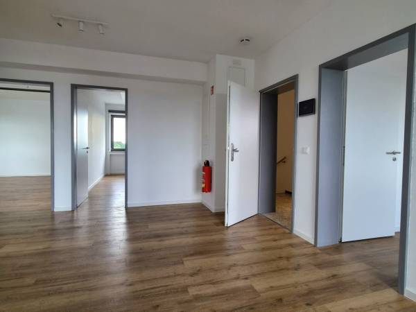 Modernes Büro im Industrielook in Köln-Nippes — Bild 6