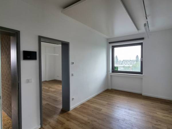 Modernes Büro im Industrielook in Köln-Nippes — Bild 5