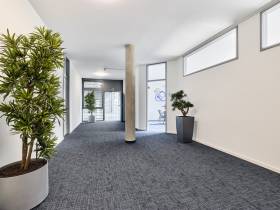Helles Einzelbüro mit High-Speed-Internet in Ismaning