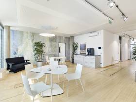 Helles Einzelbüro mit High-Speed-Internet in Ismaning