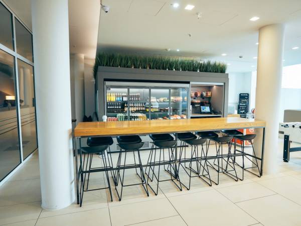 Moderne Bürogemeinschaft mit Elbblick in Hamburg-HafenCity — Bild 6