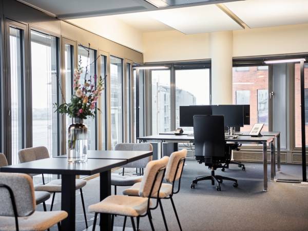 Bürogemeinschaft mit Elbblick im Holzhafen, Hamburg-Altona-Altstadt — Bild 1