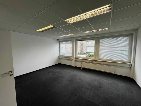 Bürofläche in Düsseldorf (Reisholz) – Moderne Büroflächen in ruhigem Gewerbepark in Düsseldorf-Reisholz — Bild 2