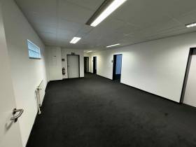 Büroflächen in ruhigem Gewerbepark in Düsseldorf-Benrath