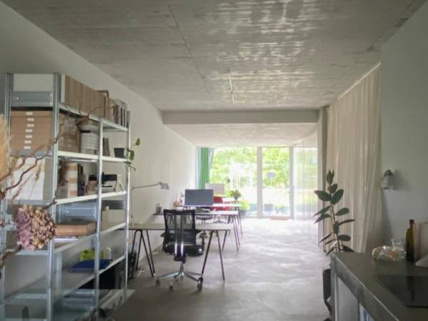 Helle Bürogemeinschaft mit Garten und Terrasse in Berlin-Wedding — Bild 2
