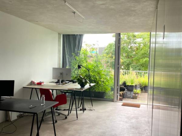 Helle Bürogemeinschaft mit Garten und Terrasse in Berlin-Wedding — Bild 3