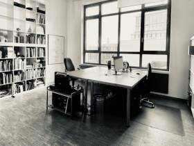 Helles und ruhiges Studio in komfortabler Bürogemeinschaft in