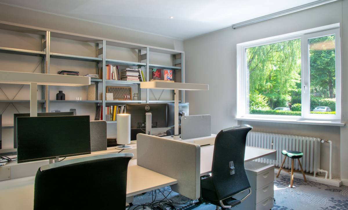 Kreative Bürogemeinschaft in heller Büro-Villa in Hamburg-Alsterdorf