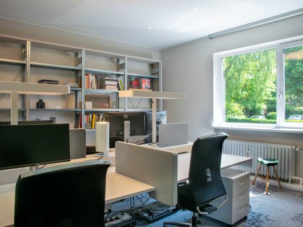 Kreative Bürogemeinschaft in heller Büro-Villa in Hamburg-Alsterdorf — Bild 2