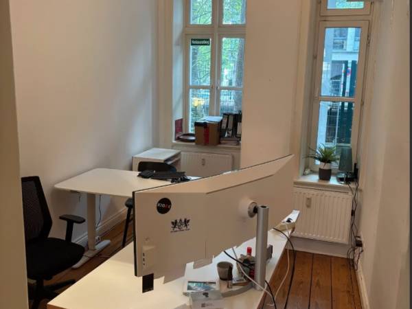 Gemütliche Bürogemeinschaft im Altbau in Hamburg-Sankt Pauli — Bild 1