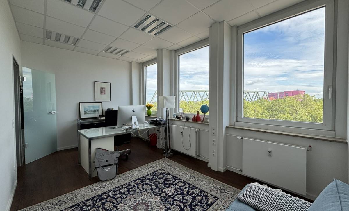 Büro 4