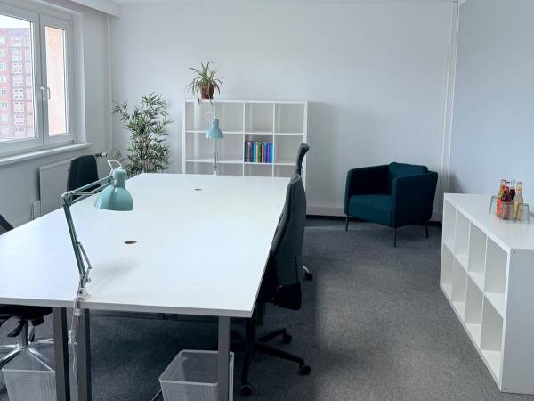 Moderner Coworking Space mit Büros in Berlin-Friedrichshain — Bild 1