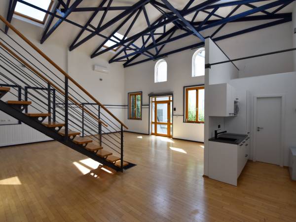 Bürofläche in Frankfurt am Main (Sindlingen) – Repräsentatives Loft-Büro mit Galerie in Frankfurt-Sindlingen — Bild 3