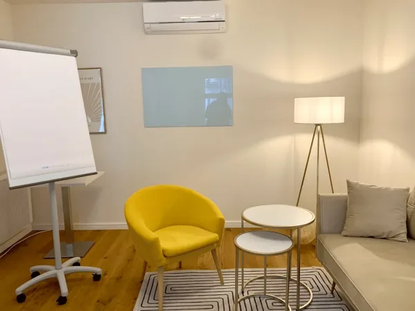 Abschließbares Büro in Düsseldorf (Derendorf) – Ruhiger, hochwertiger Arbeits- & Beratungsraum in Düsseldorf-Derendorf — Bild 4