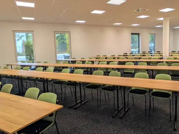 Meetingraum in Krefeld (Fichtenhain) – Moderne Event- und Tagungsräume in Krefeld-Inrath/Kliedbruch — Bild 1