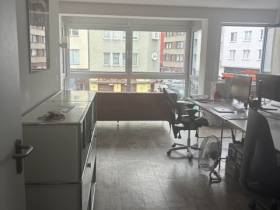 Helle Bürogemeinschaft in Köln-Nippes