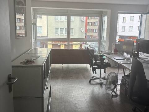 Schreibtischplatz in Köln (Neustadt-Nord) – Helle Bürofläche in Bürogemeinschaft im Agnesviertel, Köln — Bild 1